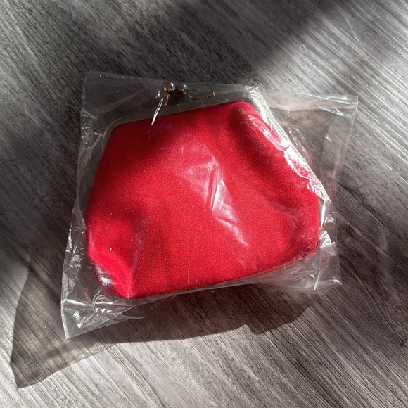 Red snap change purse with silver trim - Picture 2 of 2